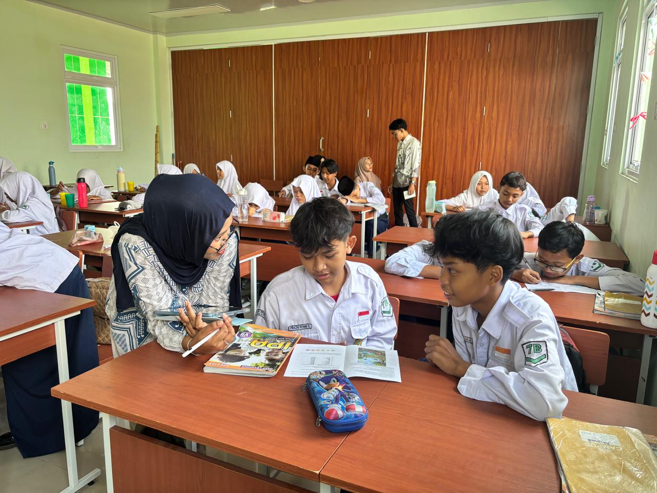 Pembelajaran IPA Kelas VIIB MTsN 9 Bantul Diobservasi Mahasiswa S2 Teknologi Pembelajaran UNY
